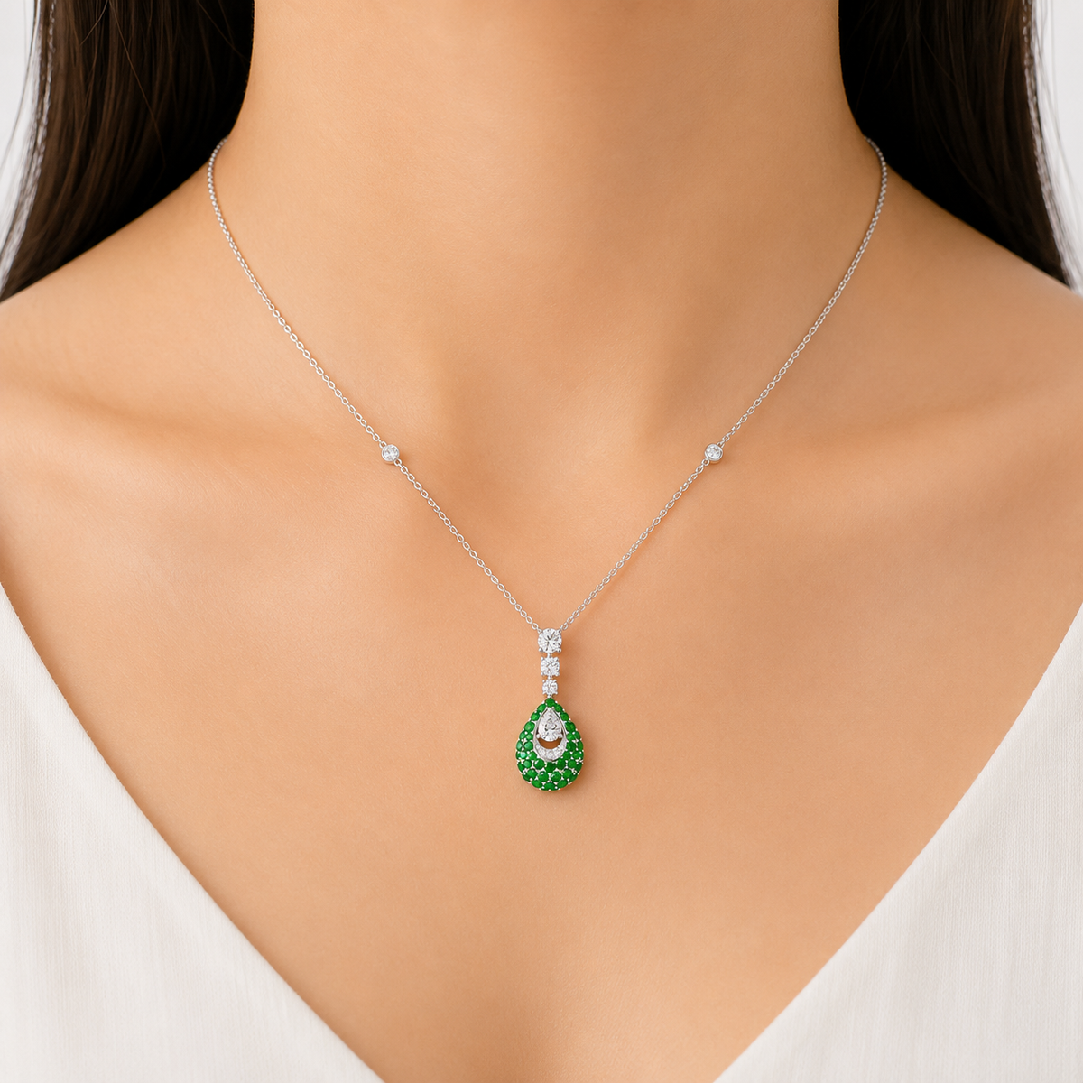 Dewdrop Pavé diamond Chain Pendant