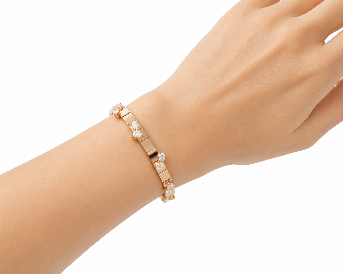 Ribbed Diamond Station Bangle